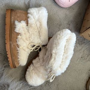 Furry boots!!